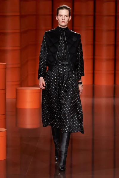 Look 17